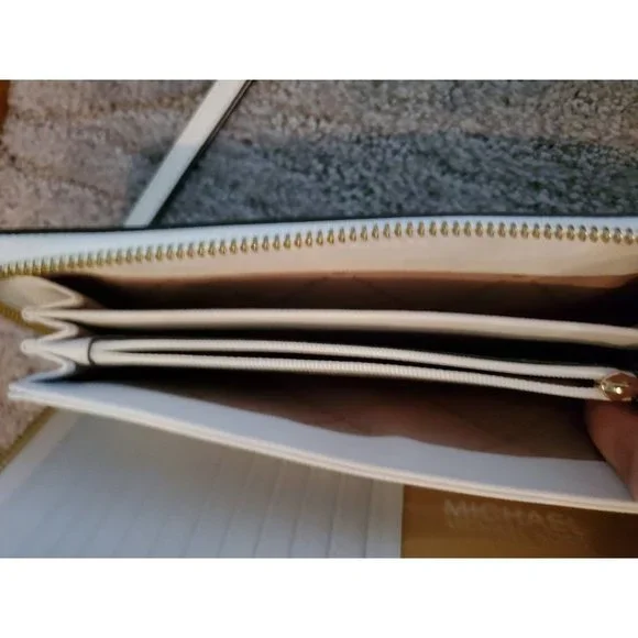 White Michael Kors Wallet - Picture 5 of 7